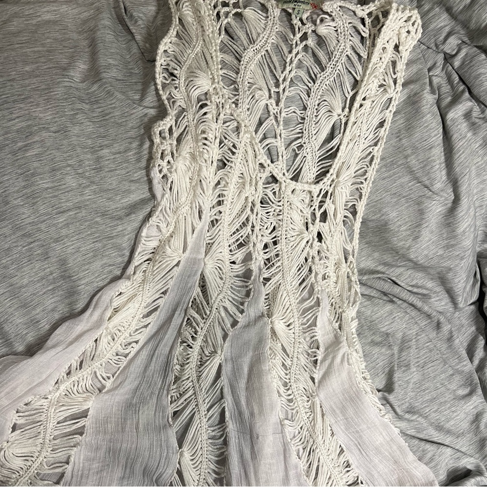 Super cute white crochet top swimsuit coverup, Hawaiian style.